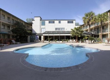 Amerihome Inn & Suites Houston Airport North エクステリア 写真