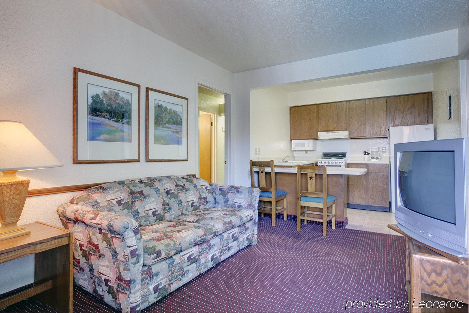 Amerihome Inn & Suites Houston Airport North 部屋 写真