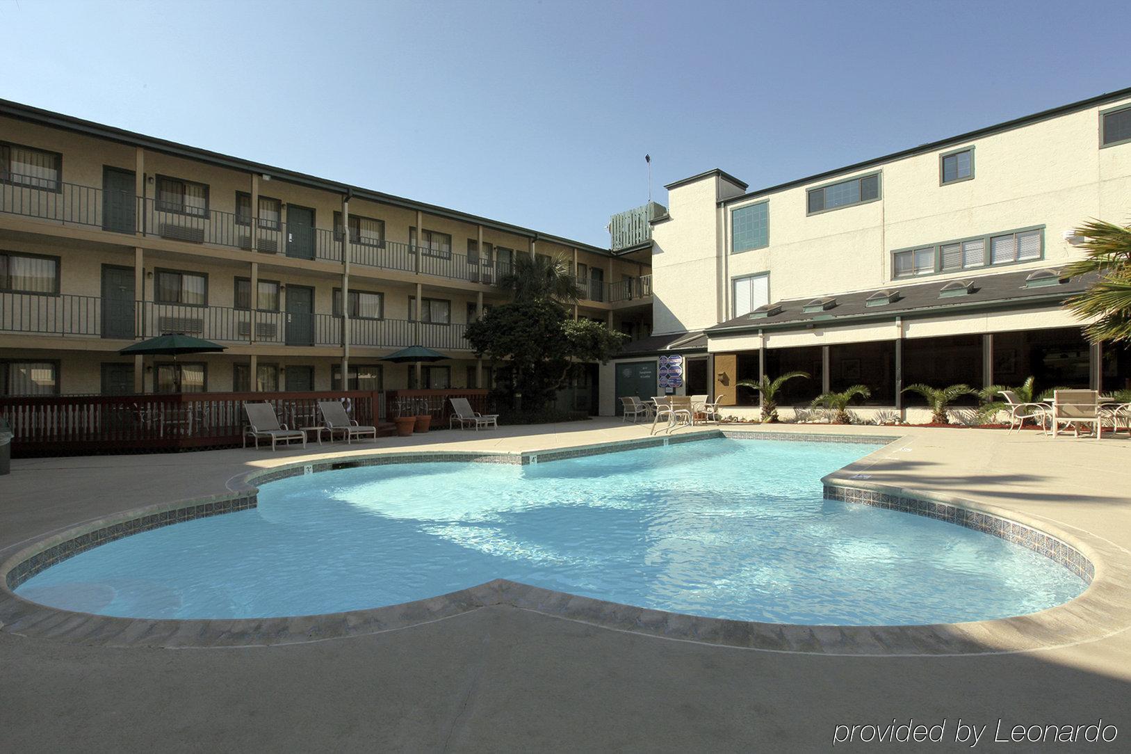Amerihome Inn & Suites Houston Airport North エクステリア 写真