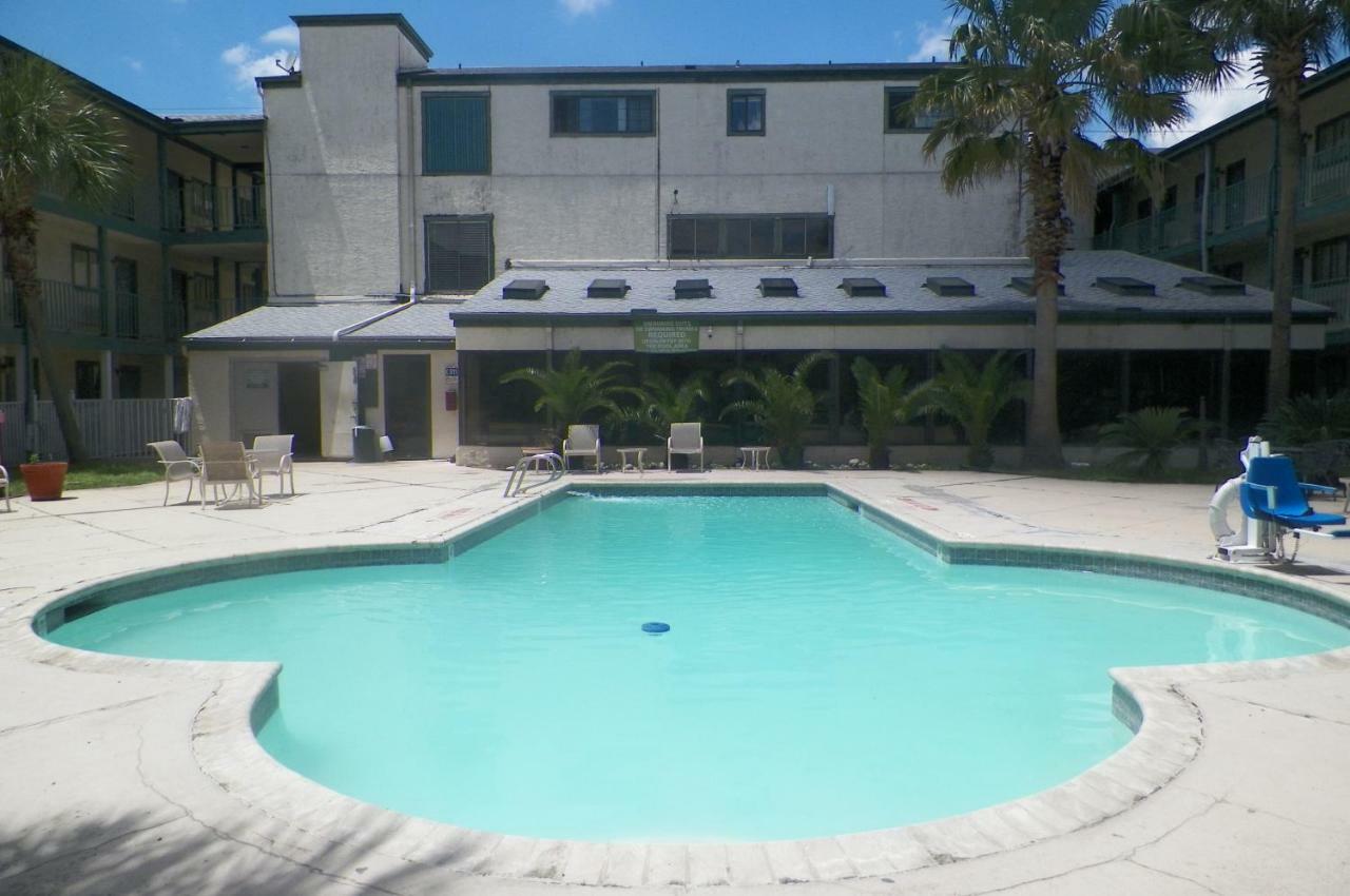 Amerihome Inn & Suites Houston Airport North エクステリア 写真